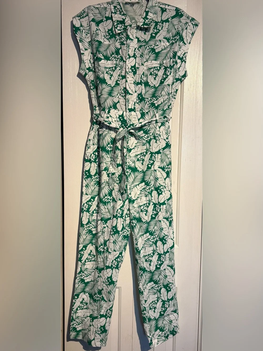 Green & White Tropical Print Tie-Waist Jumpsuit